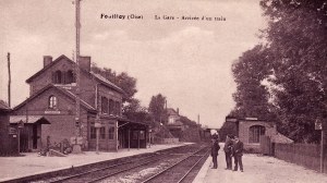 Fouilloy gare arrivée d'un train 1915 001